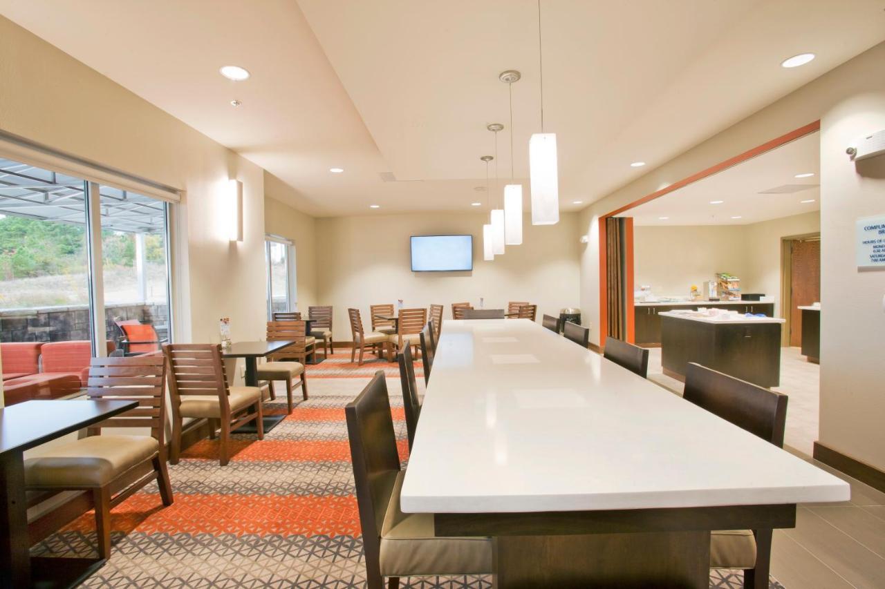 Express & By Ihg 3*